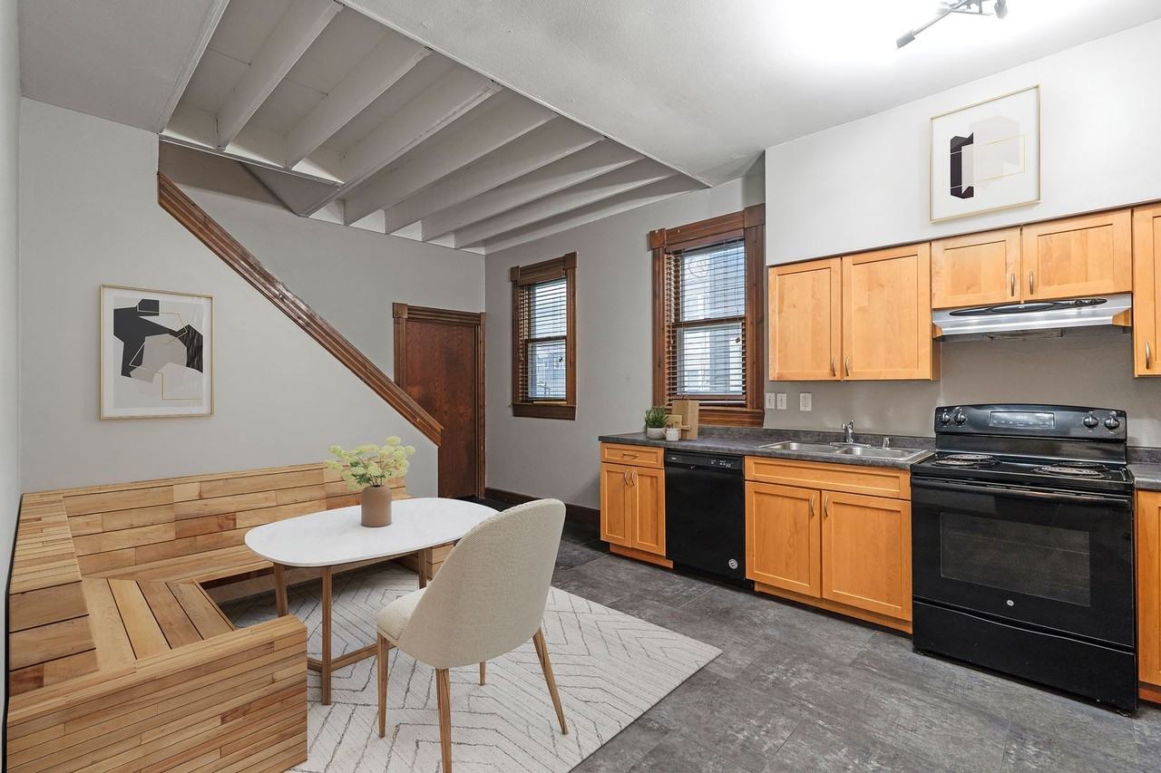 2923 N Maryland Ave - Photo 5 of 27