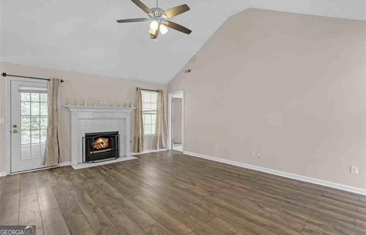 1315 Sweetwater Ct - Photo 5 of 19