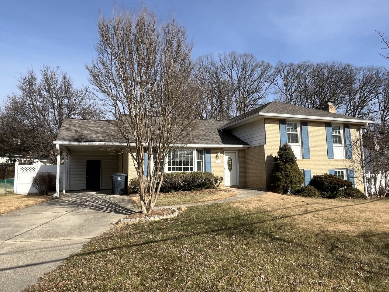 6104 Goodman Rd - Photo 2 of 35