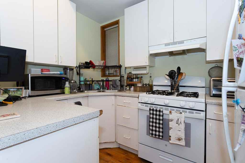 1307 N Greenview Ave #1R - Photo 3 of 19