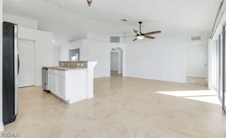 1706 Ne 2nd Pl - Photo 5 of 17