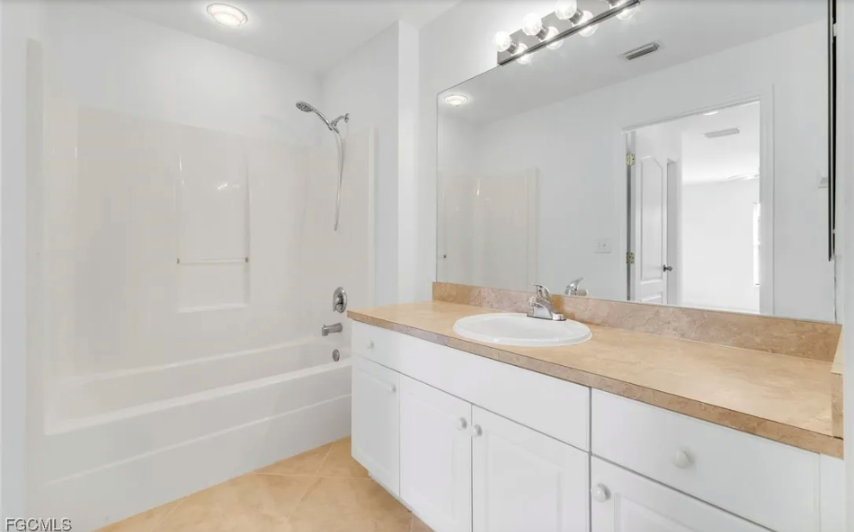 3960 Geary Ter - Photo 5 of 6