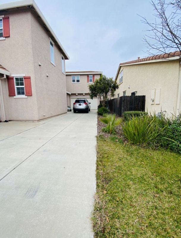 3725 Iskenderun Ave - Photo 2 of 18