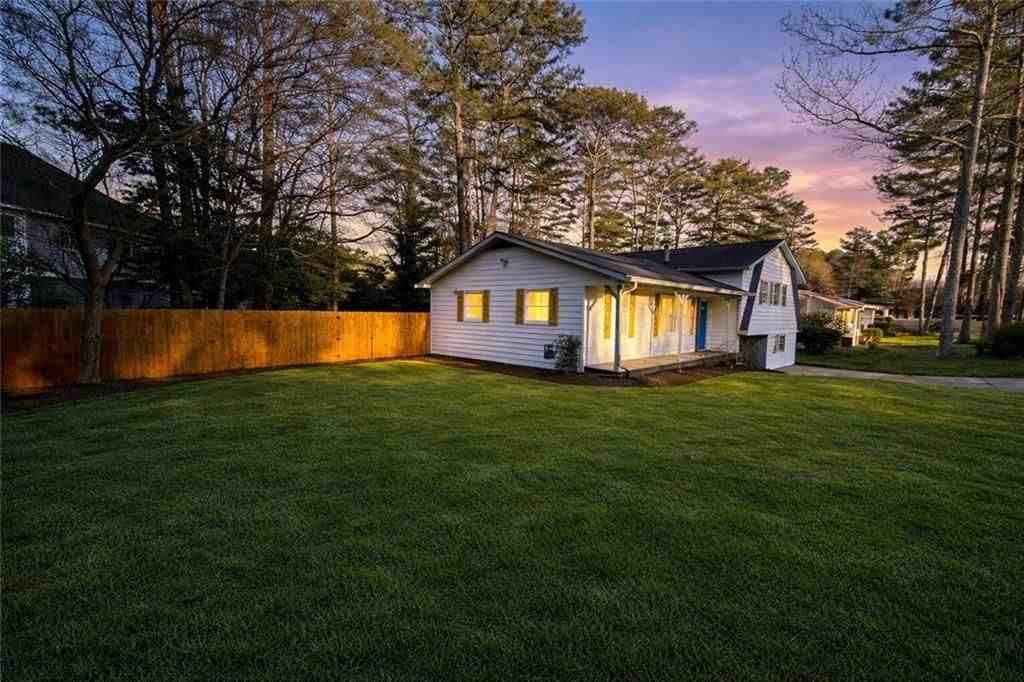 3210 Ebenezer Rd - Photo 3 of 28