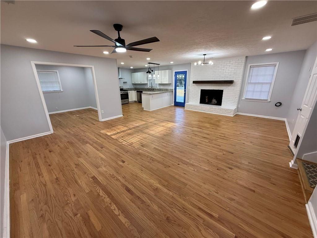 3210 Ebenezer Rd - Photo 6 of 28