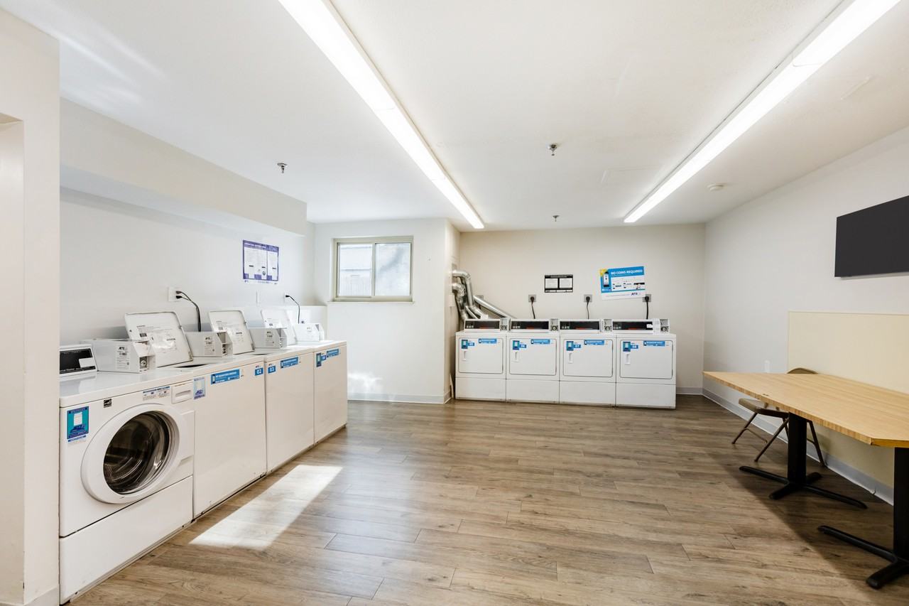 Winton House - Photo 2 of 66