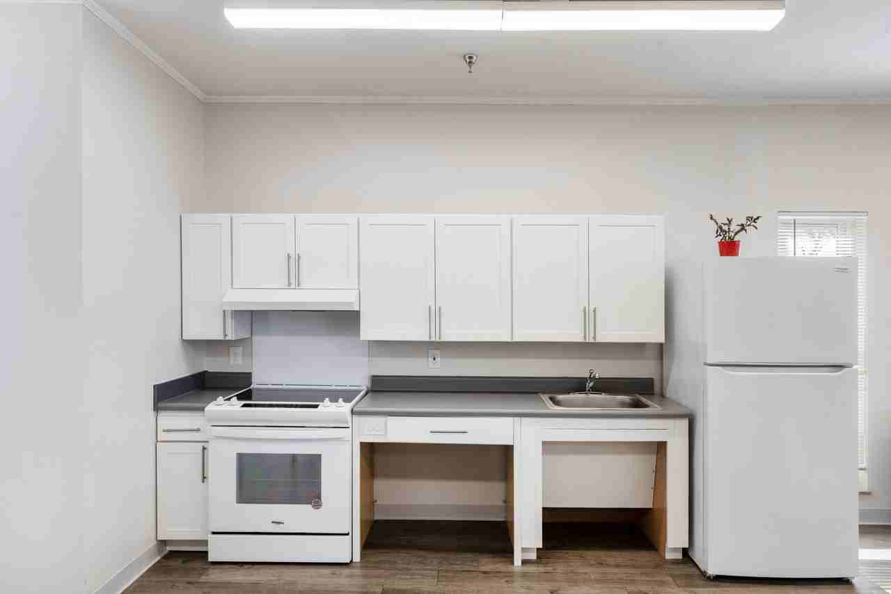 Winton House - Photo 4 of 68