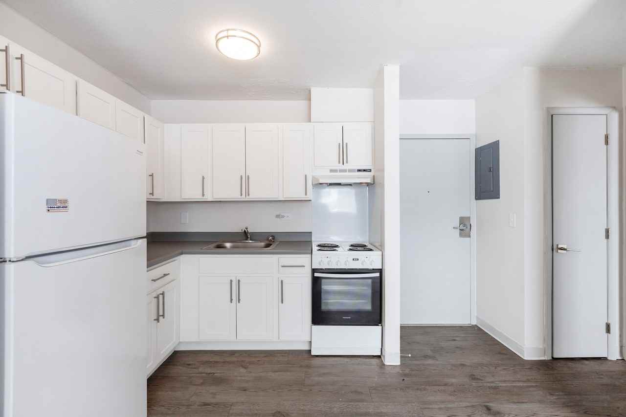 Winton House - Photo 2 of 68