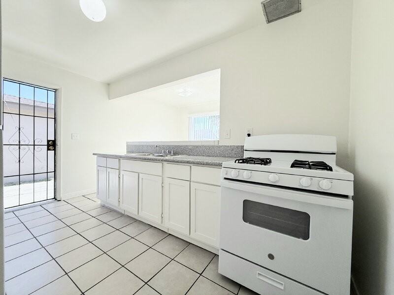 14035 1/2 Orizaba Ave - Photo 7 of 15