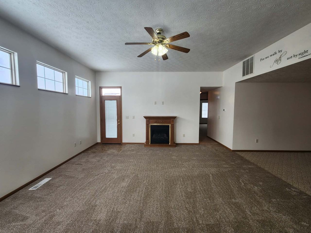 18 Clinchfield Ct - Photo 2 of 21