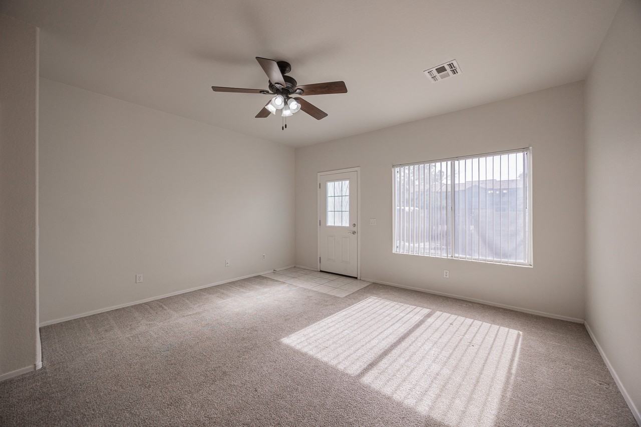 1961 N Hartford St #1094 - Photo 6 of 28