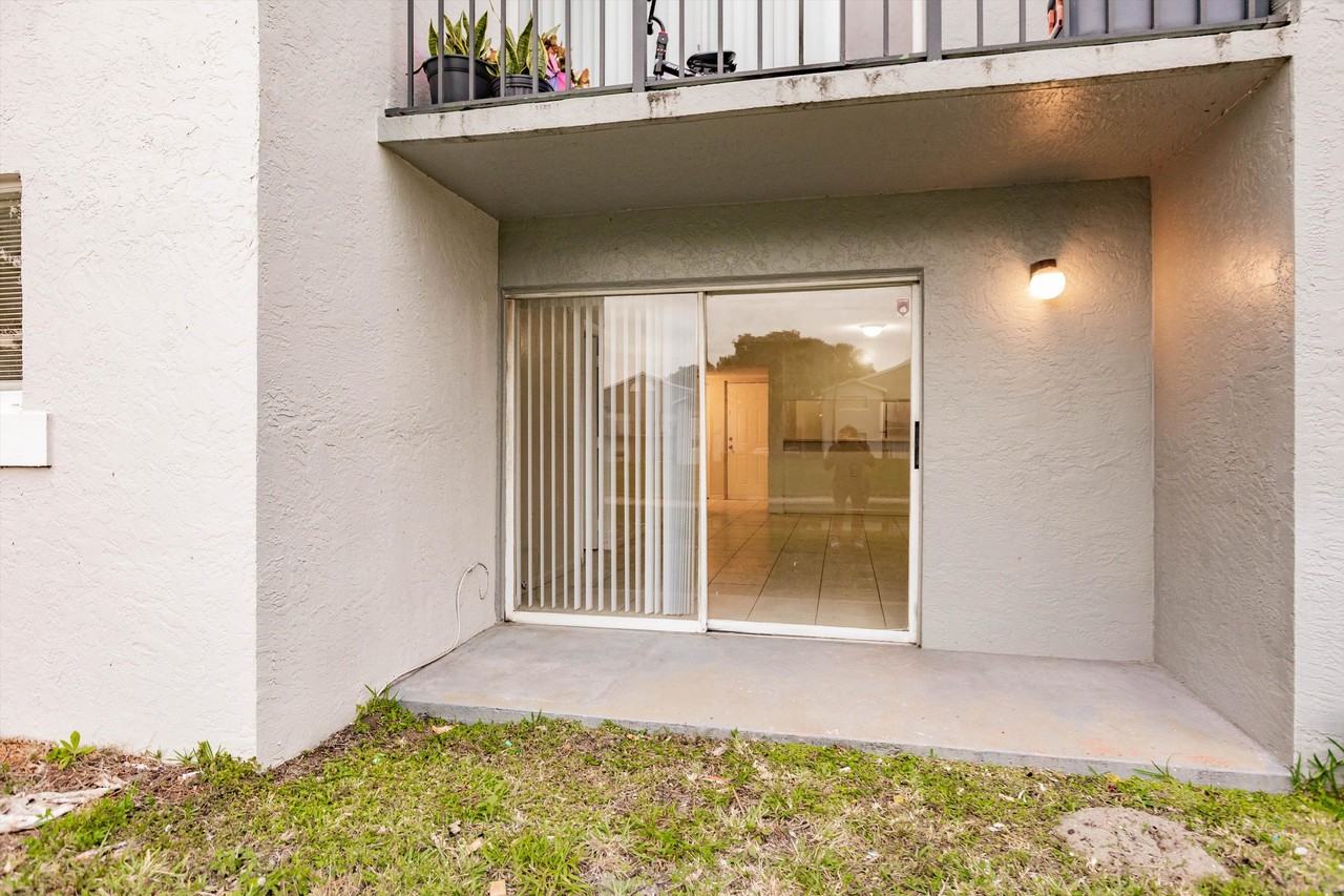 959 Lake Terry Dr #B - Photo 3 of 23