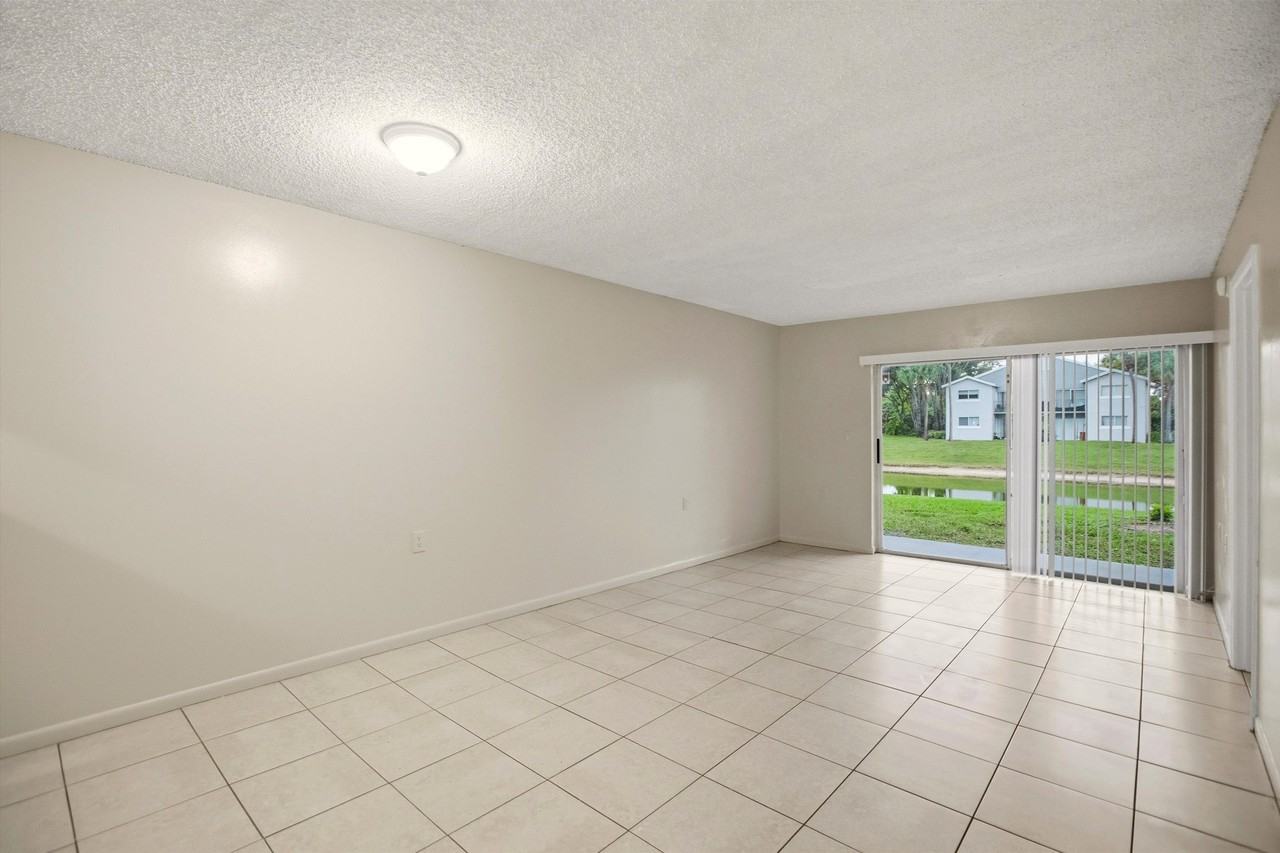 959 Lake Terry Dr #B - Photo 4 of 23