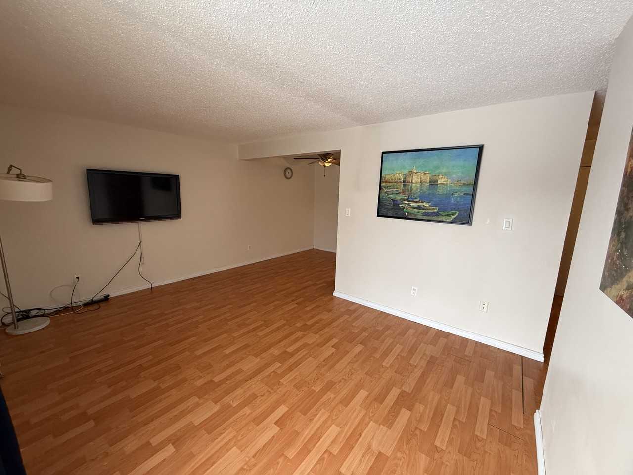 3022 31 Ave Nw - Photo 3 of 18