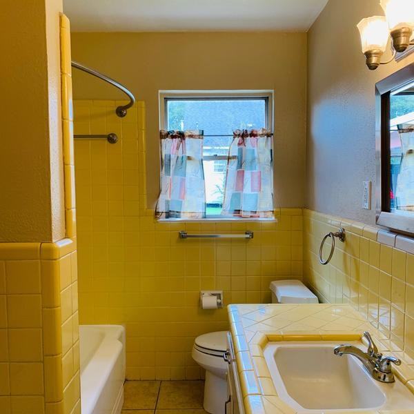 2616 Harrison St - Photo 4 of 10