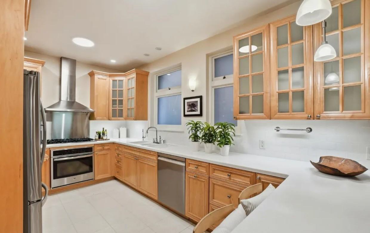 1768 Pacific Ave - Photo 4 of 11