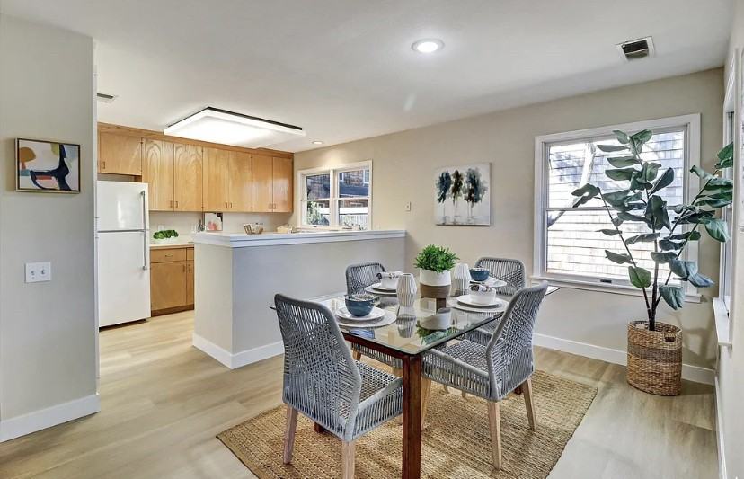 222 Centre Ct - Photo 2 of 12