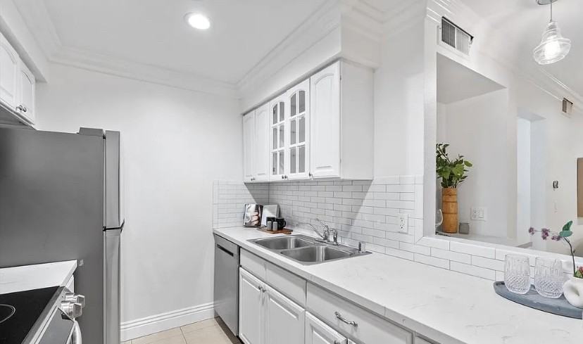 5112 Raintree Cir - Photo 7 of 13