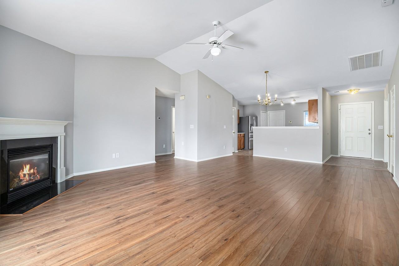 9529 Birchcroft Ln - Photo 6 of 19