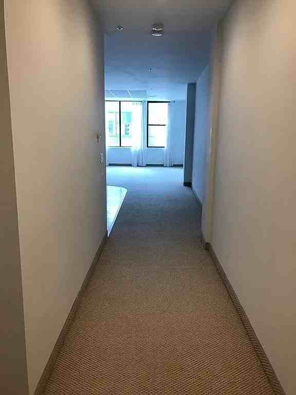 531 Main St - Photo 3 of 8