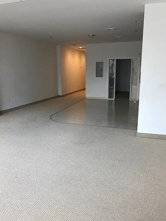 531 Main St - Photo 4 of 8