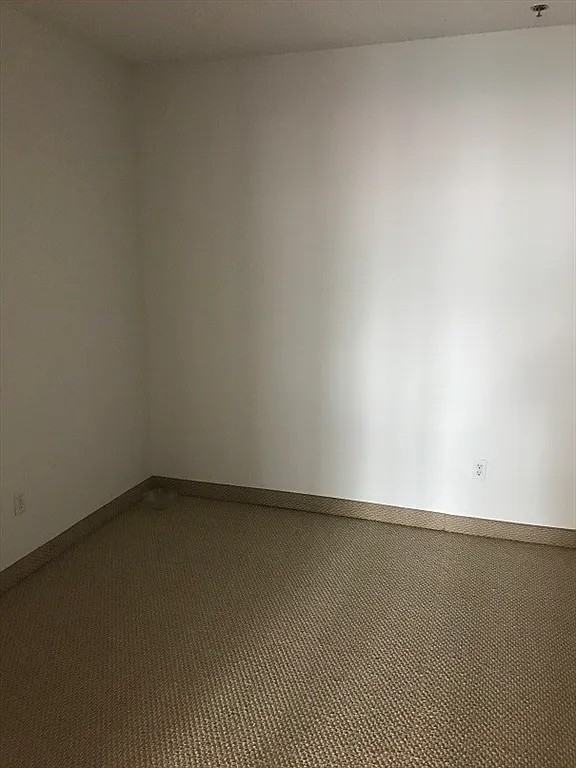 531 Main St - Photo 5 of 8