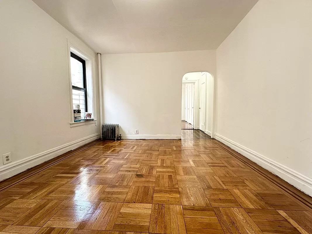 2523 Aqueduct Ave - Photo 6 of 10