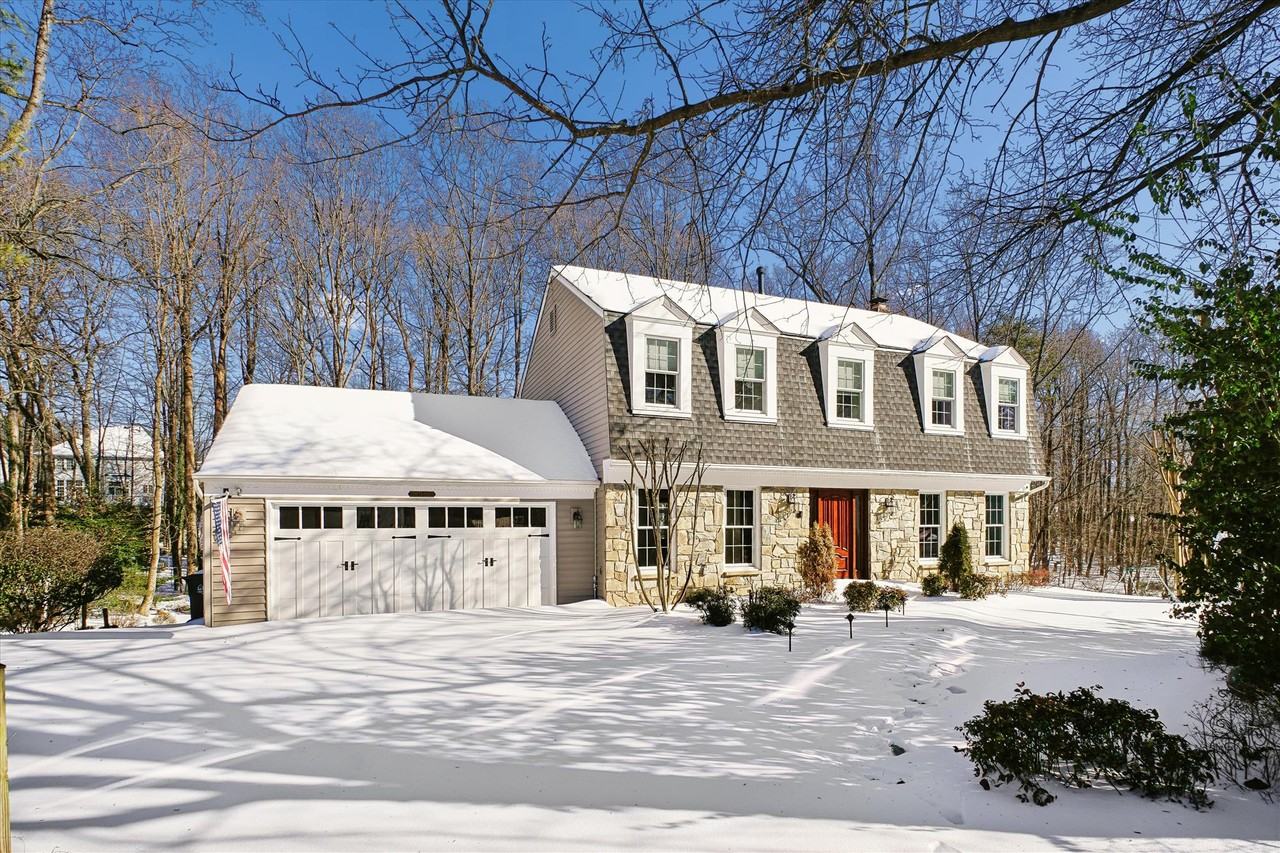 4623 University Dr - Photo 2 of 40