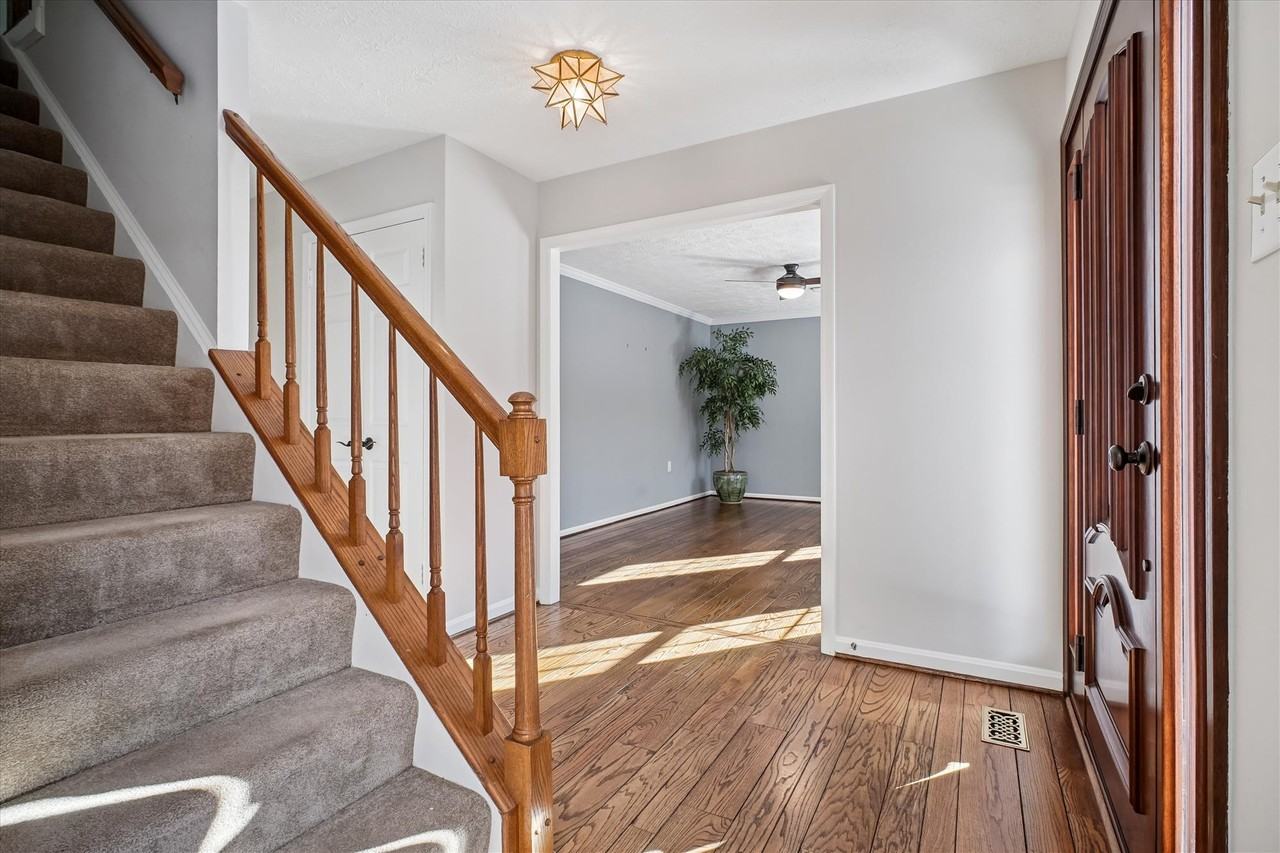 4623 University Dr - Photo 6 of 40