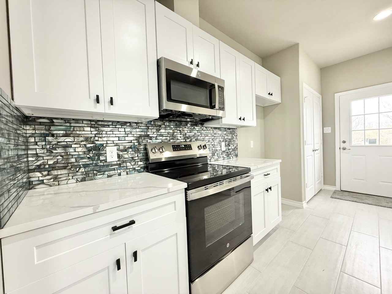 1307 Willow St - Photo 5 of 15