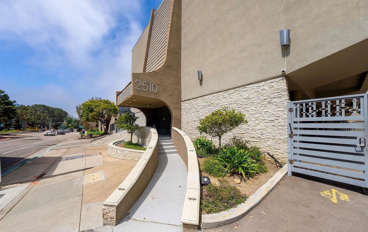 2510 Torrey Pines Rd #212 - Photo 6 of 26