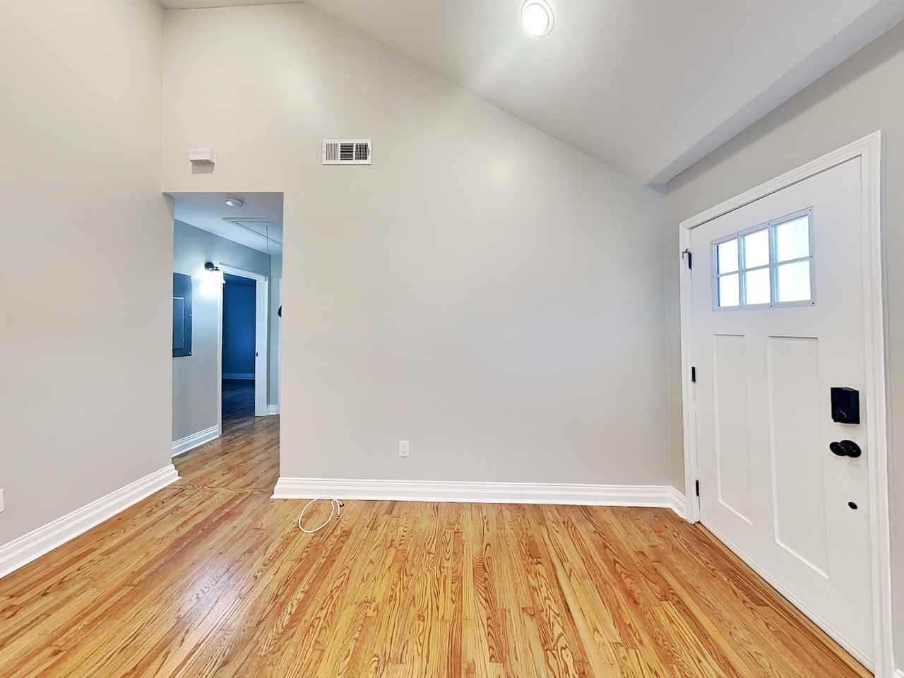 1439 Westmont Rd Sw - Photo 2 of 19