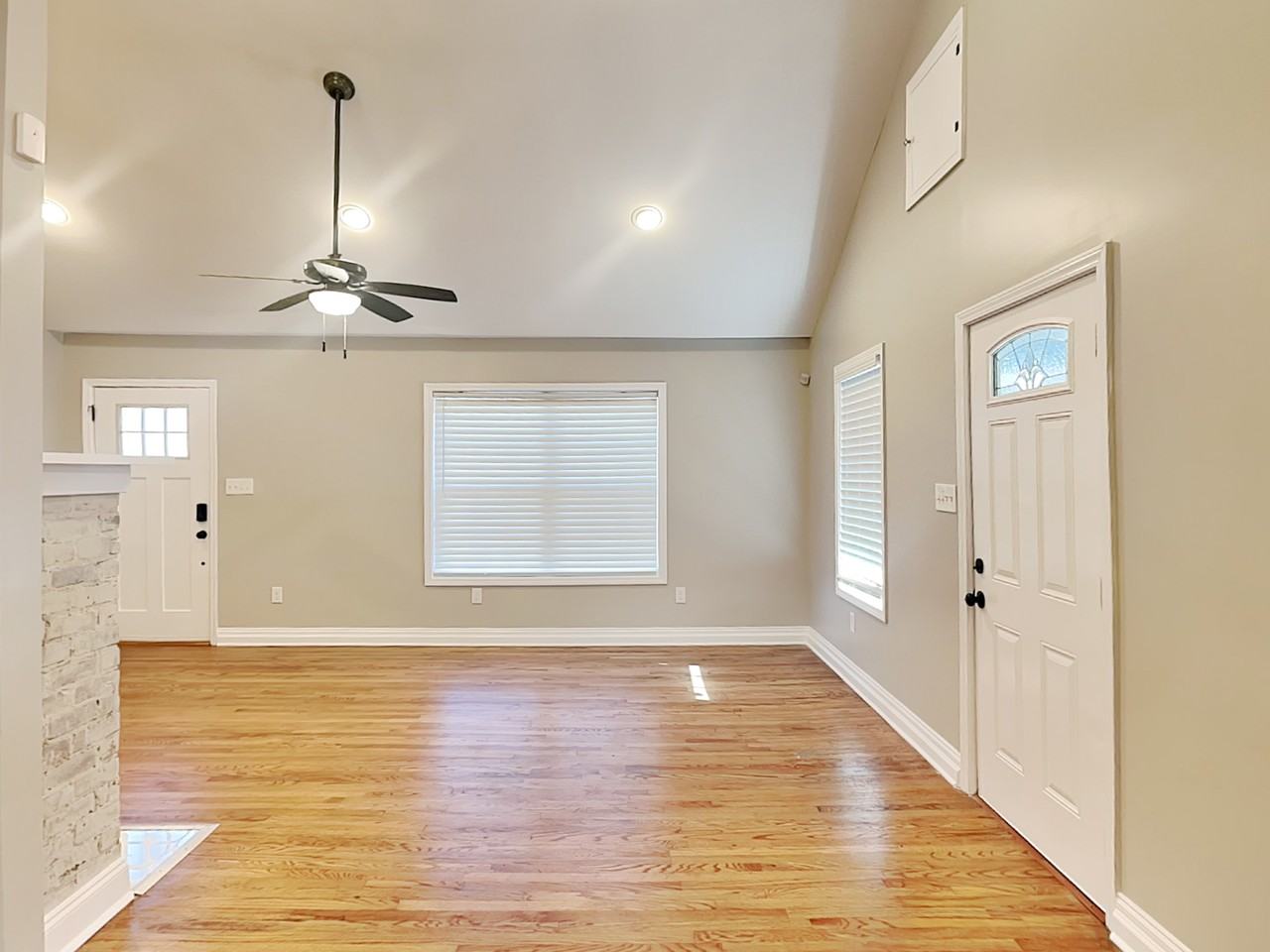 1439 Westmont Rd Sw - Photo 4 of 19