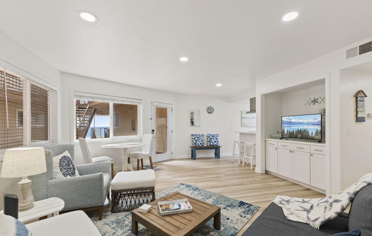 803 S Pacific St - Photo 2 of 3