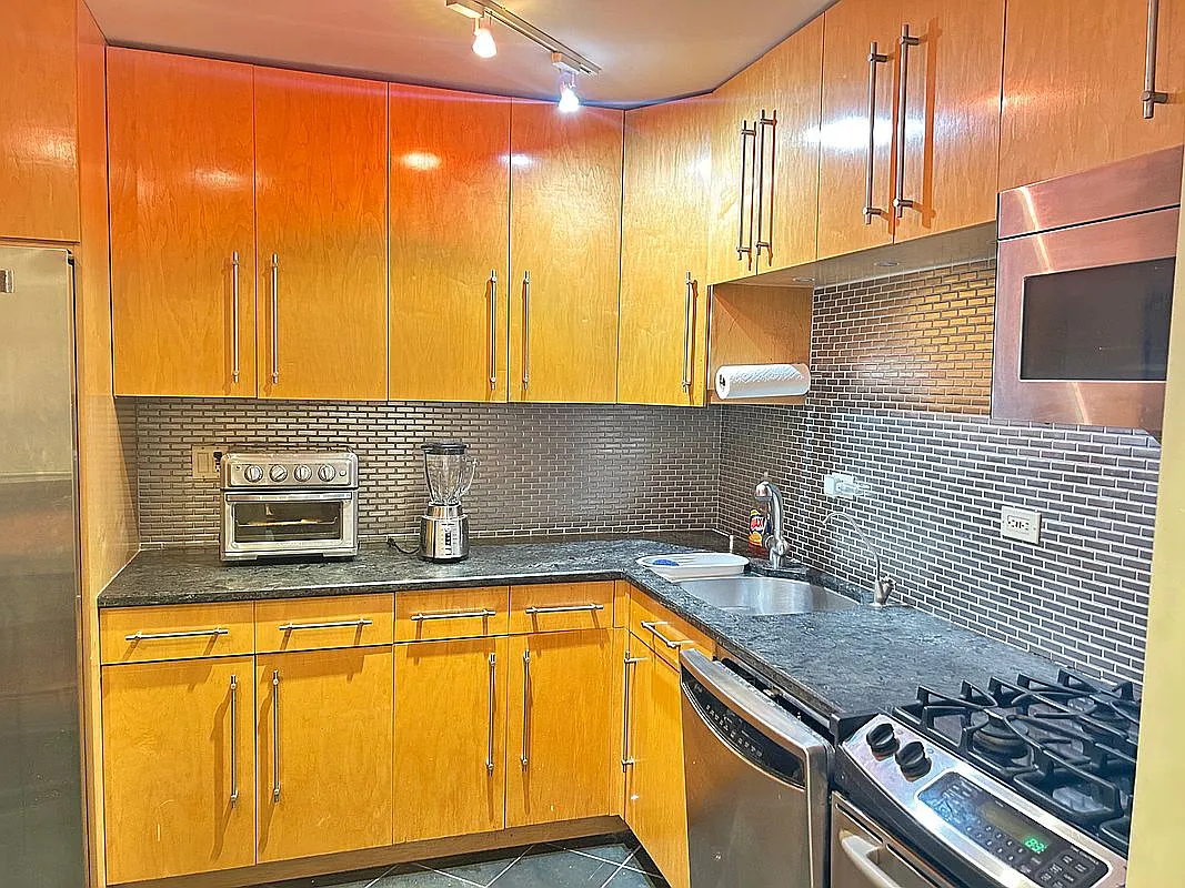 1 Bay Club Dr - Photo 4 of 11