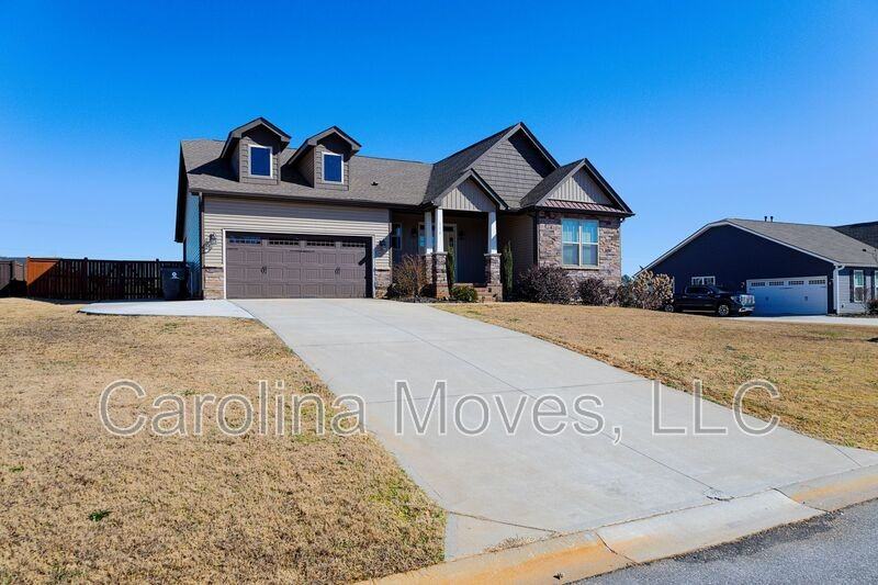 210 Royal Hill Ln - Photo 2 of 22