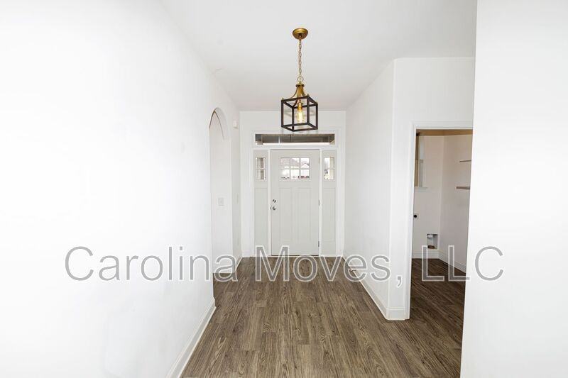 210 Royal Hill Ln - Photo 3 of 22