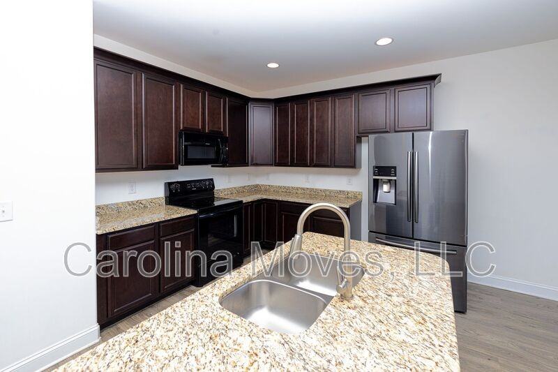 210 Royal Hill Ln - Photo 5 of 22