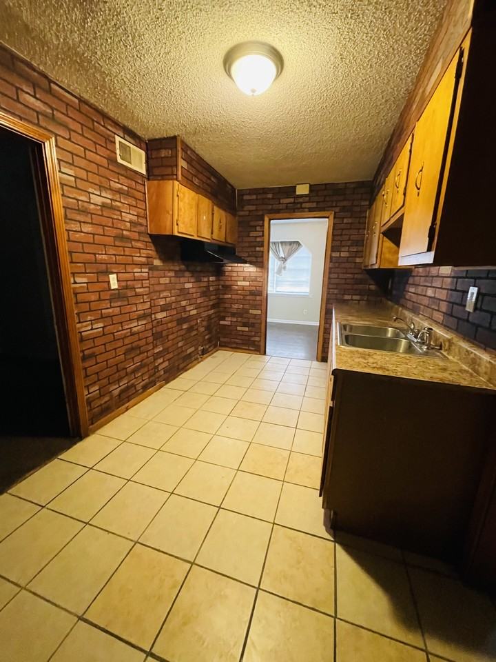 4860 Leonard Rd - Photo 4 of 14