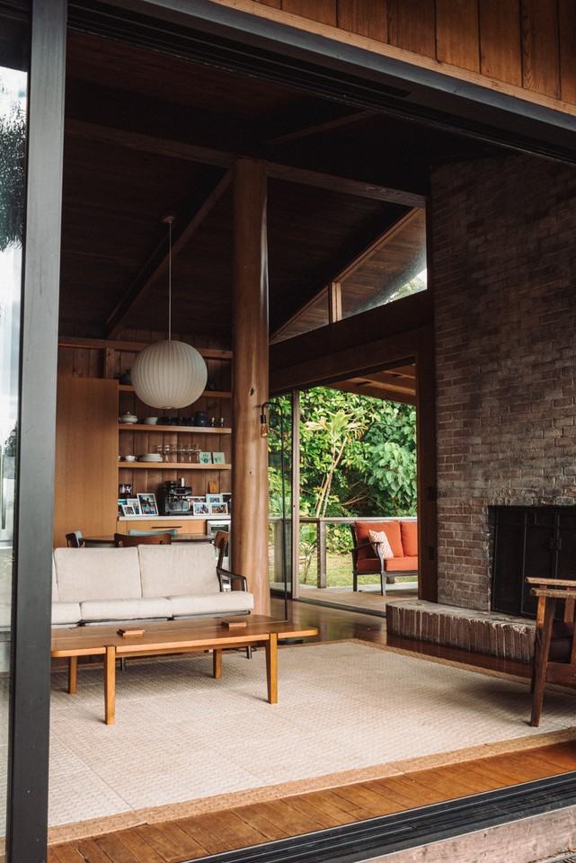 4073 Round Top Dr - Photo 4 of 9