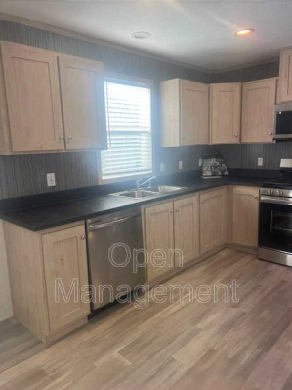 825 1st Ave S - Photo 5 of 13