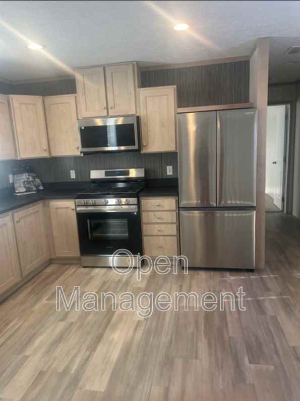 825 1st Ave S - Photo 6 of 13