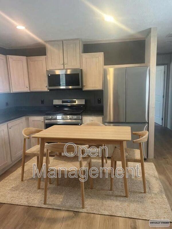 825 1st Ave E - Photo 2 of 13