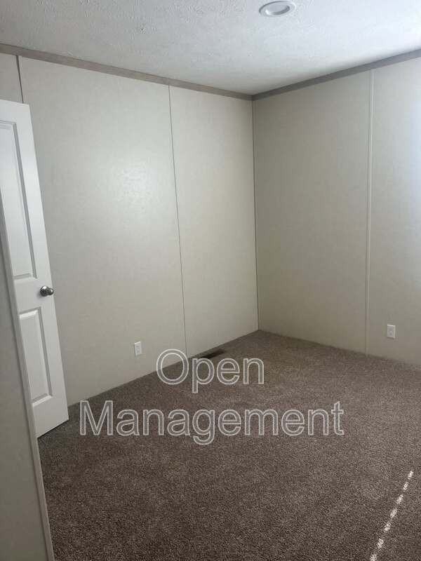 825 1st Ave E - Photo 5 of 13