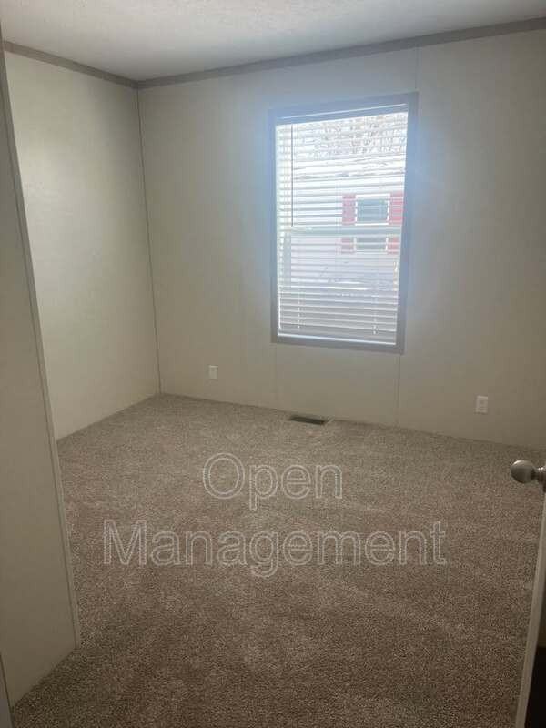 825 1st Ave E - Photo 6 of 13