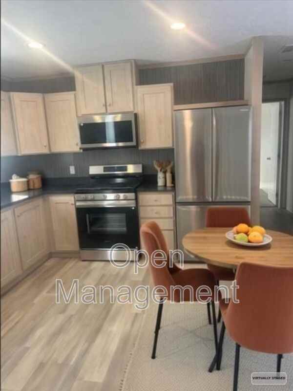 825 1st Ave S - Photo 3 of 15