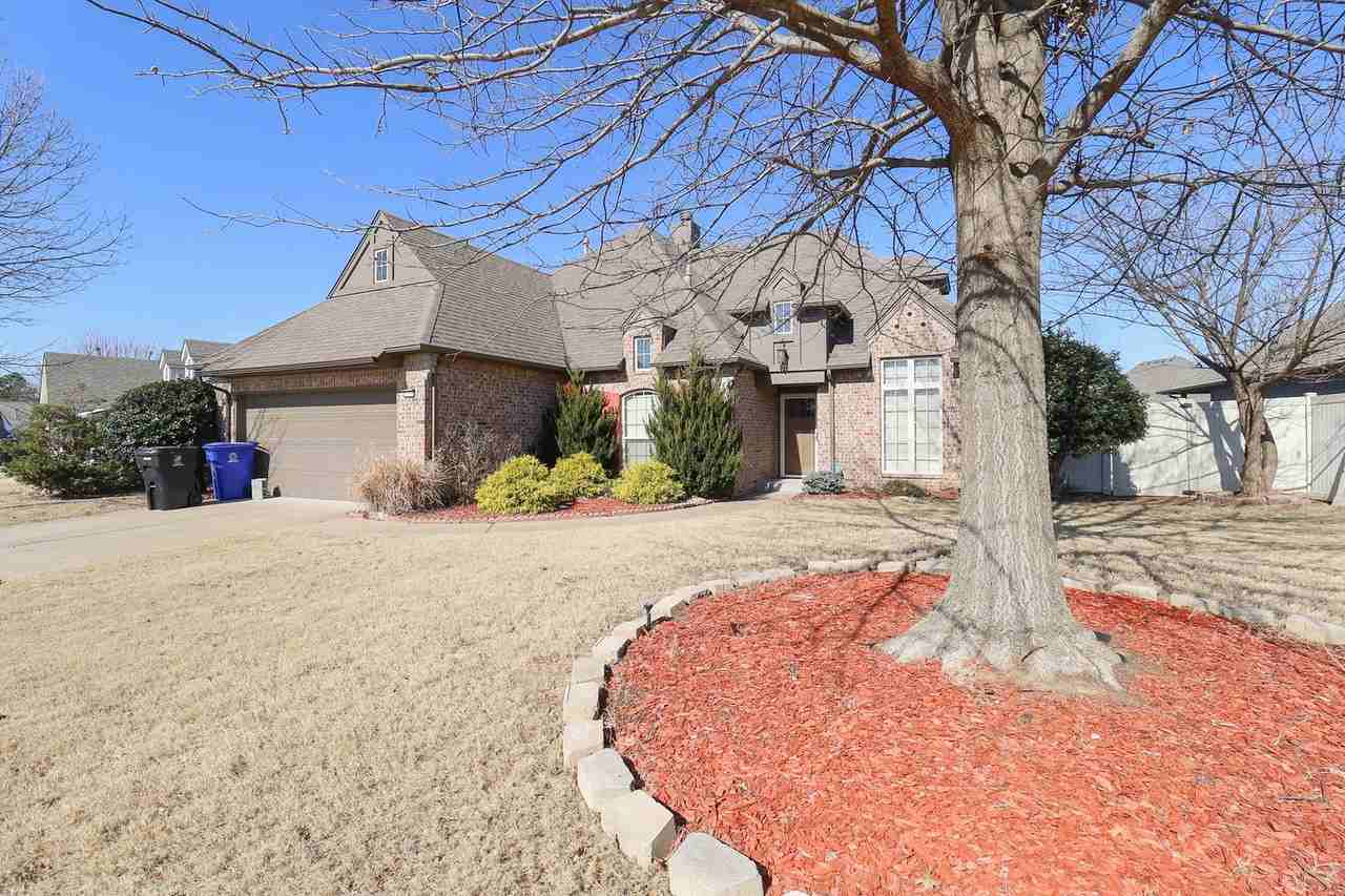 1716 W Austin St - Photo 3 of 46
