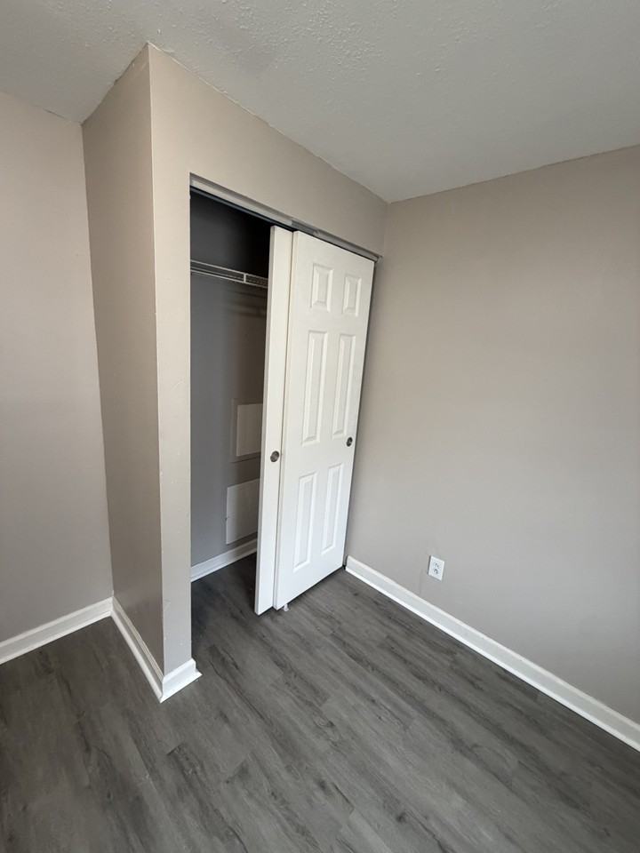 10223 Niblic Dr - Photo 2 of 6