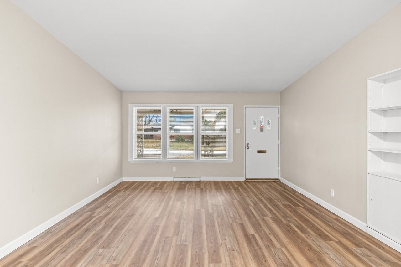 2251 Hollis Dr - Photo 5 of 27