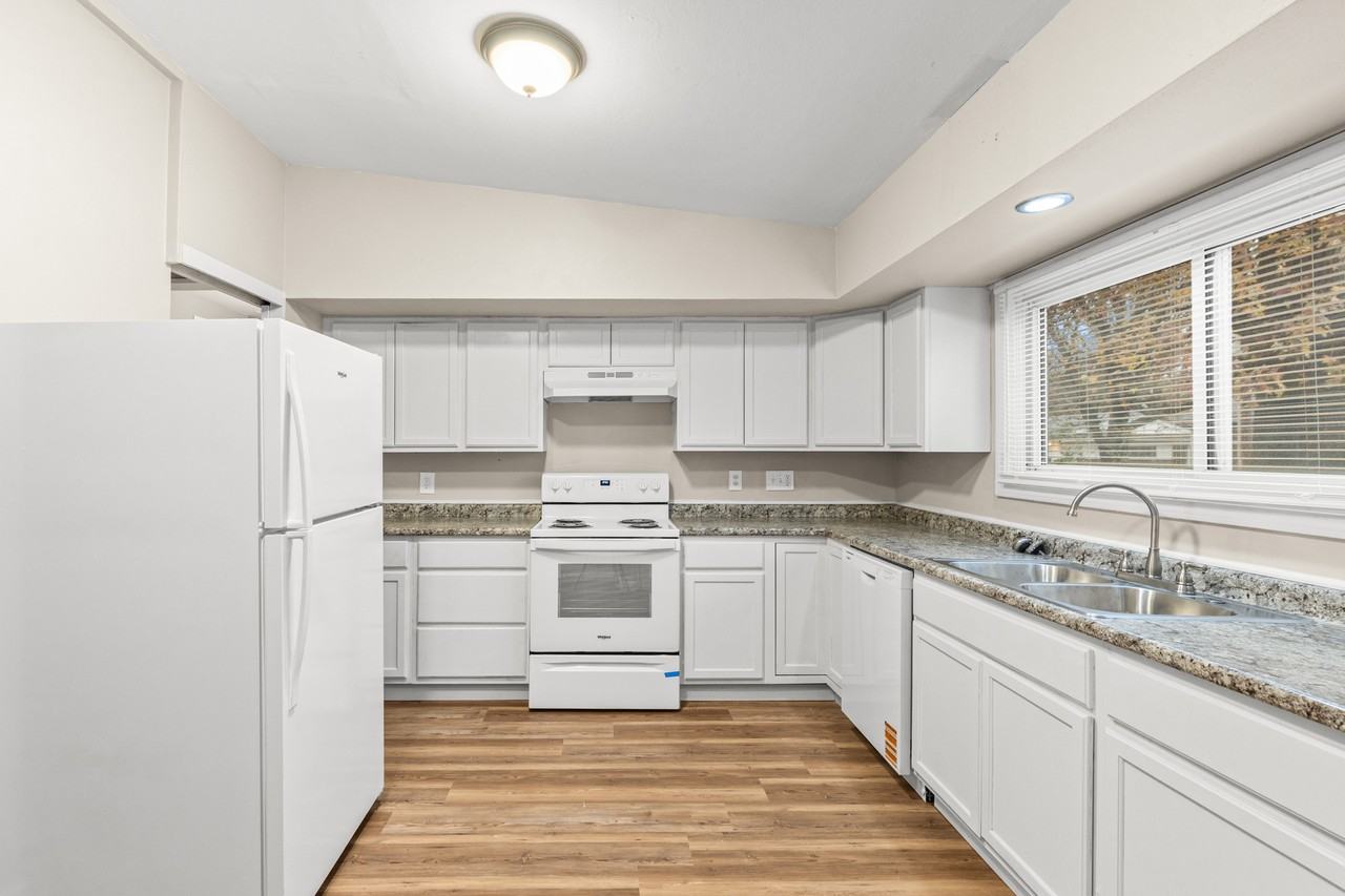 2251 Hollis Dr - Photo 7 of 27